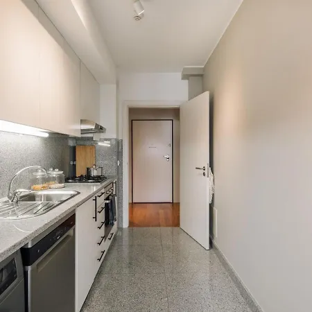 Flores - 1 Bedroom And Parking In Estrela * Lisboa