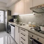 Flores - 1 Bedroom And Parking In Estrela