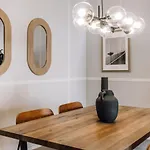 Flores - 1 Bedroom And Parking In Estrela * Lisboa